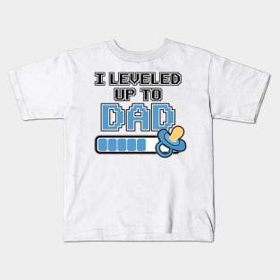 Leveled up to Dad Daddy Father Gift Birth Pregnant Kids T-Shirt